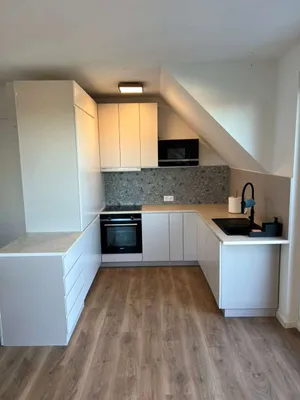 (reserviert) Wunderschöne Dachgeschosswohnung AM ROSENHÜGEL – Bild 3