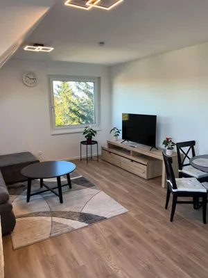 (reserviert) Wunderschöne Dachgeschosswohnung AM ROSENHÜGEL – Bild 2
