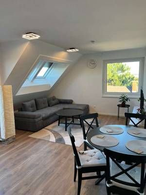(reserviert) Wunderschöne Dachgeschosswohnung AM ROSENHÜGEL