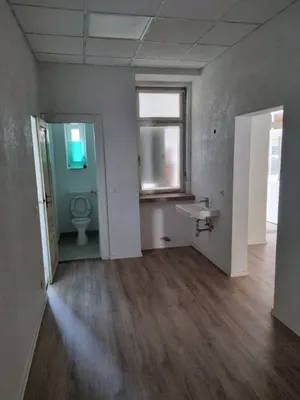 6-Zimmer-Gewerbeimmobilie mieten in Wien – 159 m², € 2.100 – Bild 7 von 11