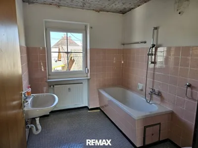 7-Zimmer-Haus kaufen in Braunau am Inn – 180 m², € 249.000 – Bild 11 von 13