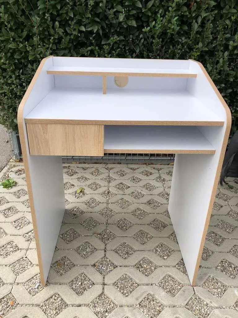 IKEA Schreibtisch, € 15,- (2301 Oberhausen)