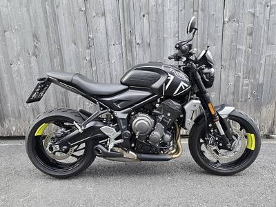 Triumph Trident 660, nur 2900 Km !!!