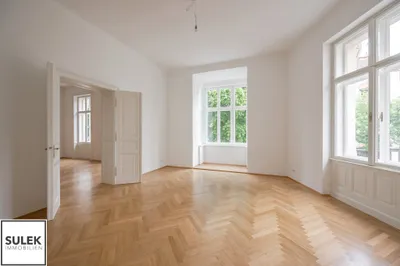 Erstbezug: helle 4-Zimmer-Altbau-Wohnung im 1. OG (ohne Lift)
