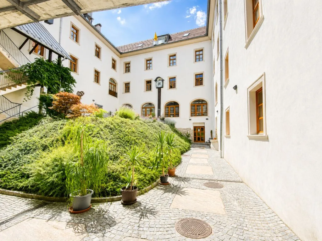 Märchenhaft wohnen im Schloss Herberstorf: 3-Zimmer-Wohnung mit neu ausgestatteter, separater Küche, Allerheiligen bei Wildon