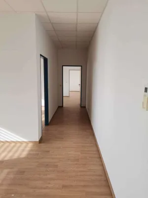 4-Zimmer-Gewerbeimmobilie mieten in Baden – 208 m², € 3.010 – Bild 5 von 9