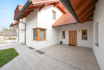 5-Zimmer-Gewerbeimmobilie kaufen in Wels – 184 m², € 698.000 – Bild 1 von 25