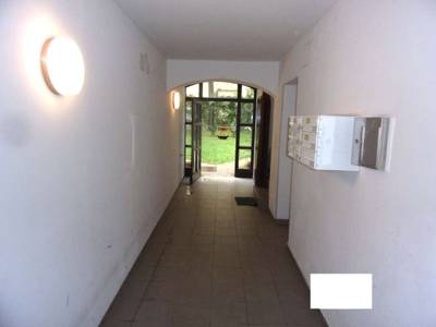1070 Wien, Bandgasse/ nähe Zieglergasse: topsanierte ALTBAUWOHNUNG, ca. 97 m2 mit LOFT-CHARAKTER und EIGENGARTEN, unbefristet zu vermieten – Bild 2