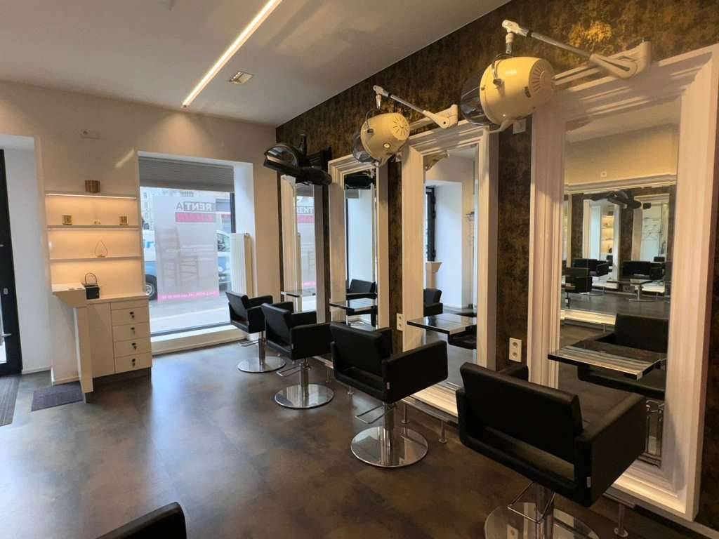 ALL-INCLUSIVE ! FRISEURSTUHL-PLATZMIETE. EINFACH EINZIEHEN UND STARTEN ! Eine Miete = 2 Frisierplätze pro Friseur ! - Ansicht 2