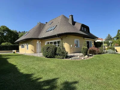 6-Zimmer-Immobilie kaufen in Wiener Neustadt Land – 330 m² – Bild 2 von 47