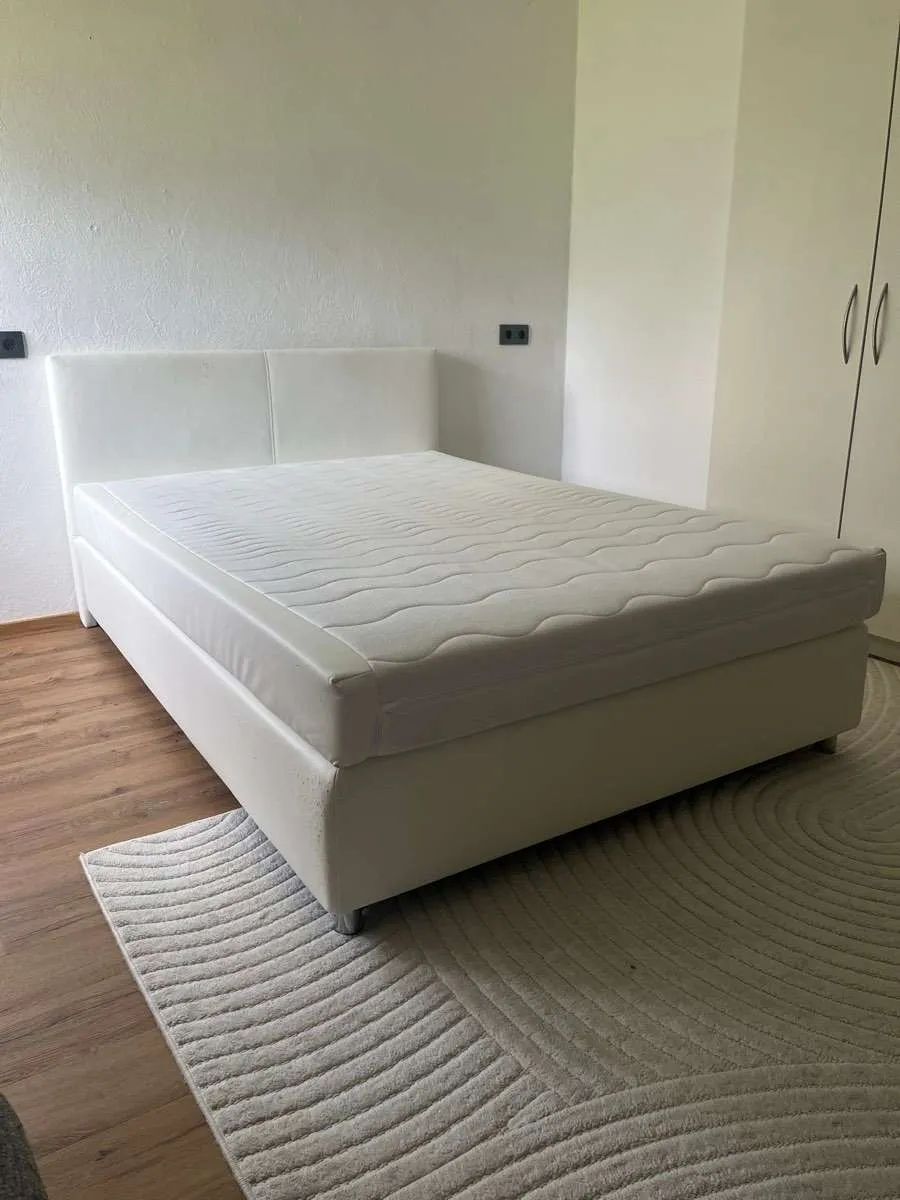 Boxspringbett zu verschenken (inkl. Topper), € 0,- (6861 Alberschwende)