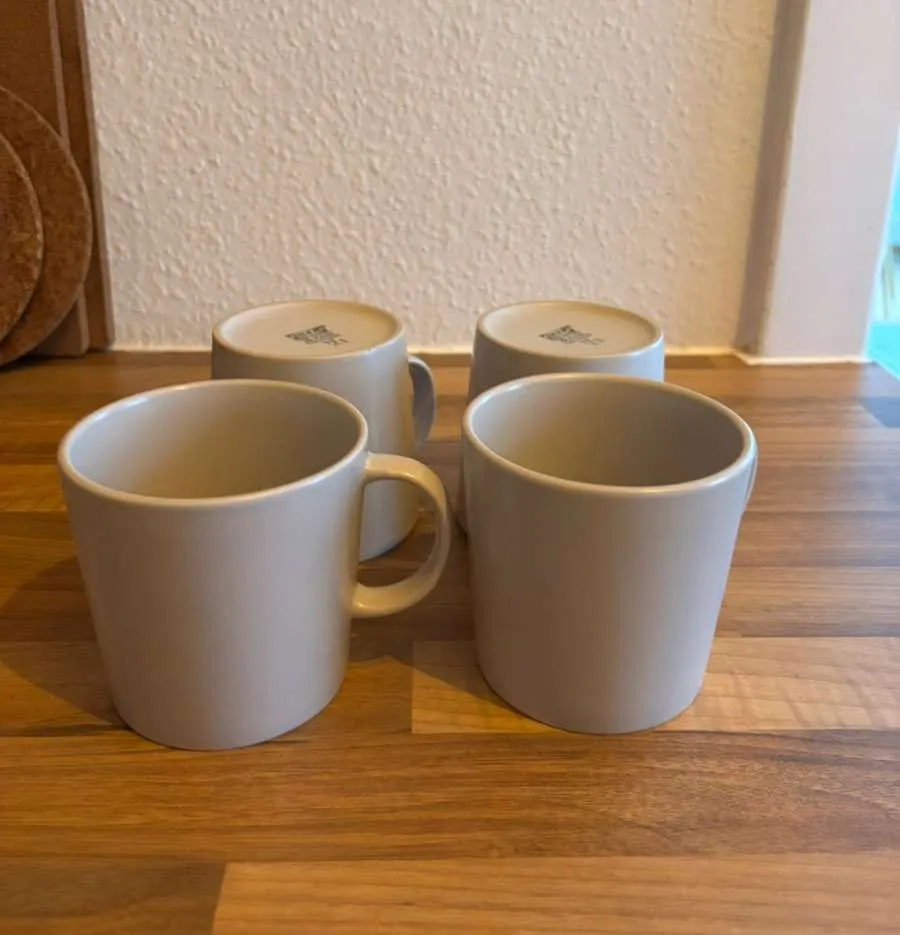 Ikea Tassen grau, € 7,- (1100 Wien)