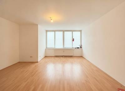 Schöne 1-Zimmer-Wohnung mit Top-Anbindung und Innenhofruhelage! Garagenplatz verfügbar!