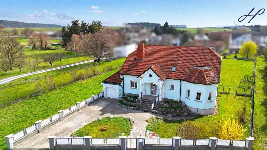 Stilvolles Einfamilienhaus mit weitläufigem Grundstück in ruhiger Lage - Ansicht 2