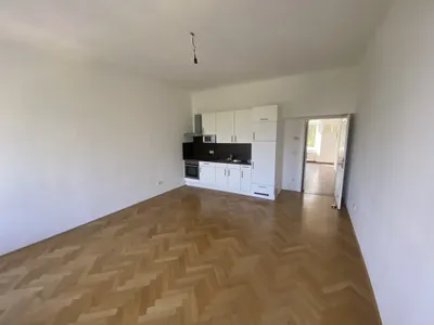 Ruhige, helle 2 Zimmer Wohnung mit Blick ins Grüne – Bild 2