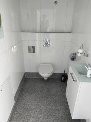 4-Zimmer-Gewerbeimmobilie mieten in Baden – 175 m², € 2.100 – Bild 16 von 28