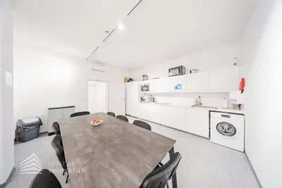 10-Zimmer-Gewerbeimmobilie mieten in Wien – 697 m², € 13.945 – Bild 16 von 23