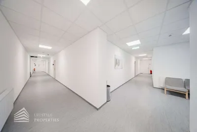 10-Zimmer-Gewerbeimmobilie mieten in Wien – 697 m², € 13.945 – Bild 21 von 23