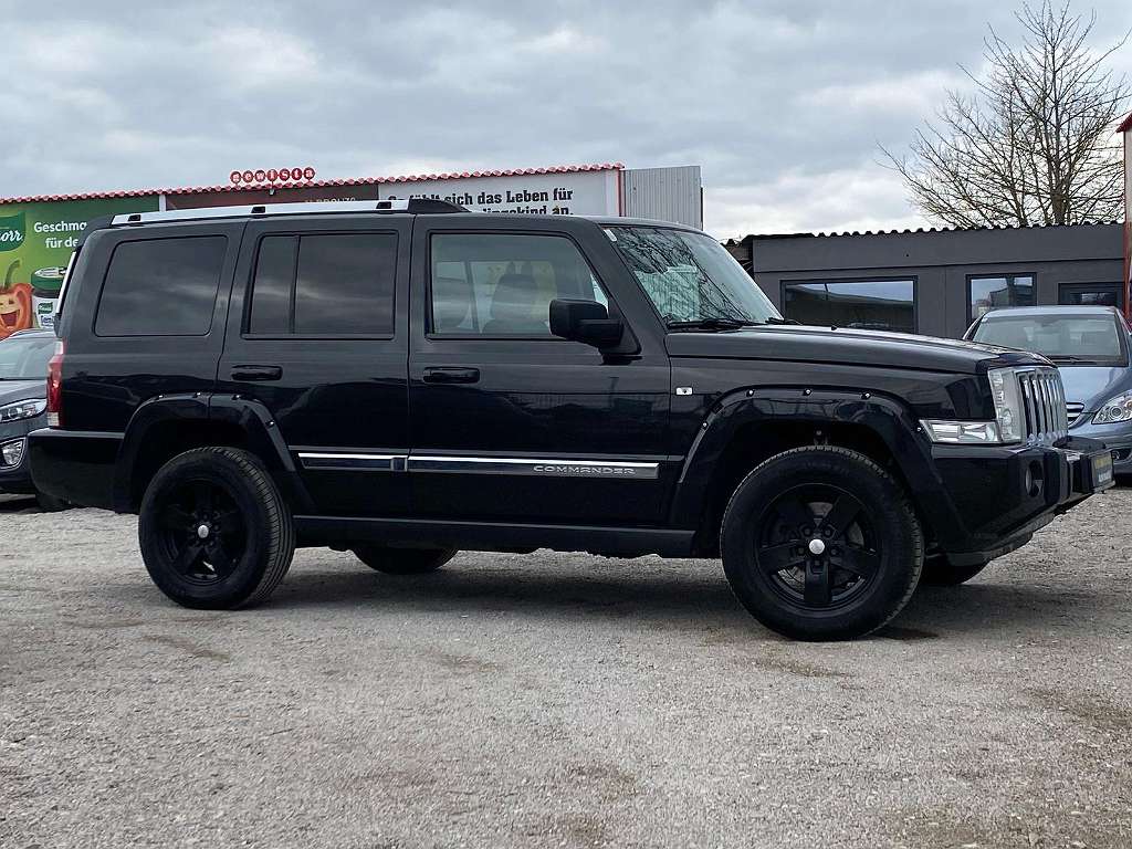 Jeep Commander 3,0 V6 CRD Limited  //Finanzierung//7-Sitze// SUV / Geländewagen