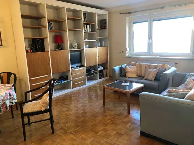 Schöne, sehr helle Wohnung in Drasche-Park-Nähe – Bild 2