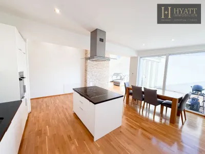 Elegante Dachgeschosswohnung mit Terrasse, Klimaanlage & Smart-Home | inkl. Stellplatz