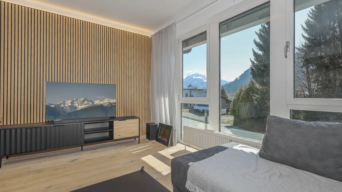 Hochwertig sanierte Wohnung mit außergewöhnlichem Raumgefühl - Ansicht 3