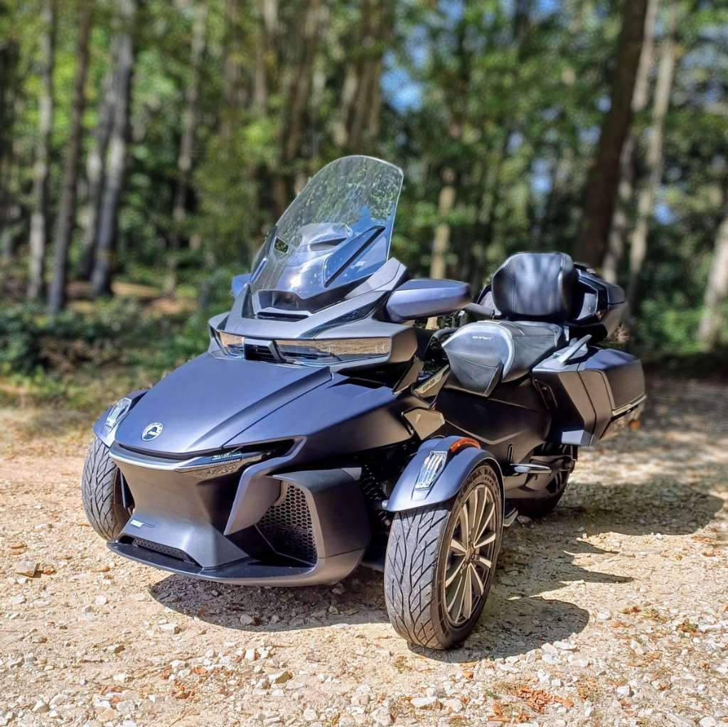 Can-Am Spyder RT Sea to Sky Tourer