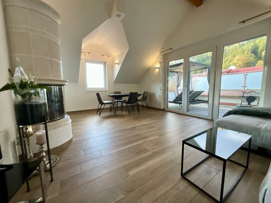 ZWISCHEN SONNENAUFGANG UND STERNENHIMMEL - PENTHOUSE DER EXTRAKLASSE MIT PRIVATEM SEEZUGANG AM WUNDERSCHÖNEN MILLSTÄTTER SEE! - Ansicht 3
