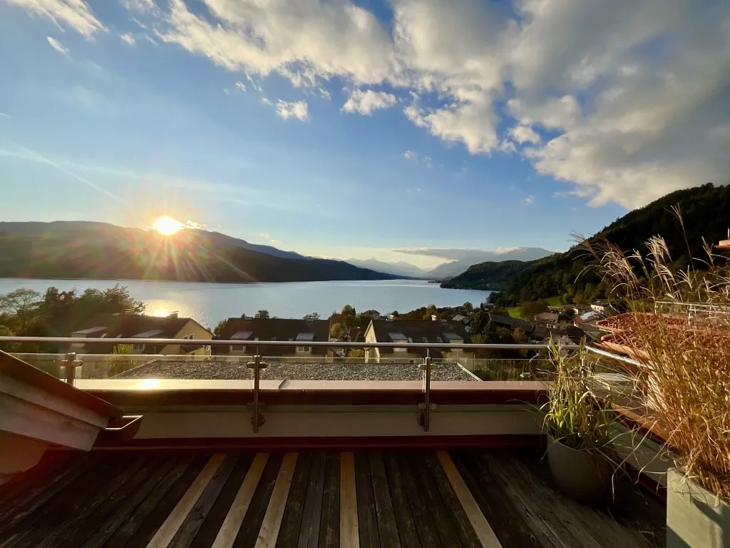 ZWISCHEN SONNENAUFGANG UND STERNENHIMMEL - PENTHOUSE DER EXTRAKLASSE MIT PRIVATEM SEEZUGANG AM WUNDERSCHÖNEN MILLSTÄTTER SEE!