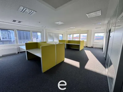 Gewerbeimmobilie mieten in Linz – 1 754 m²