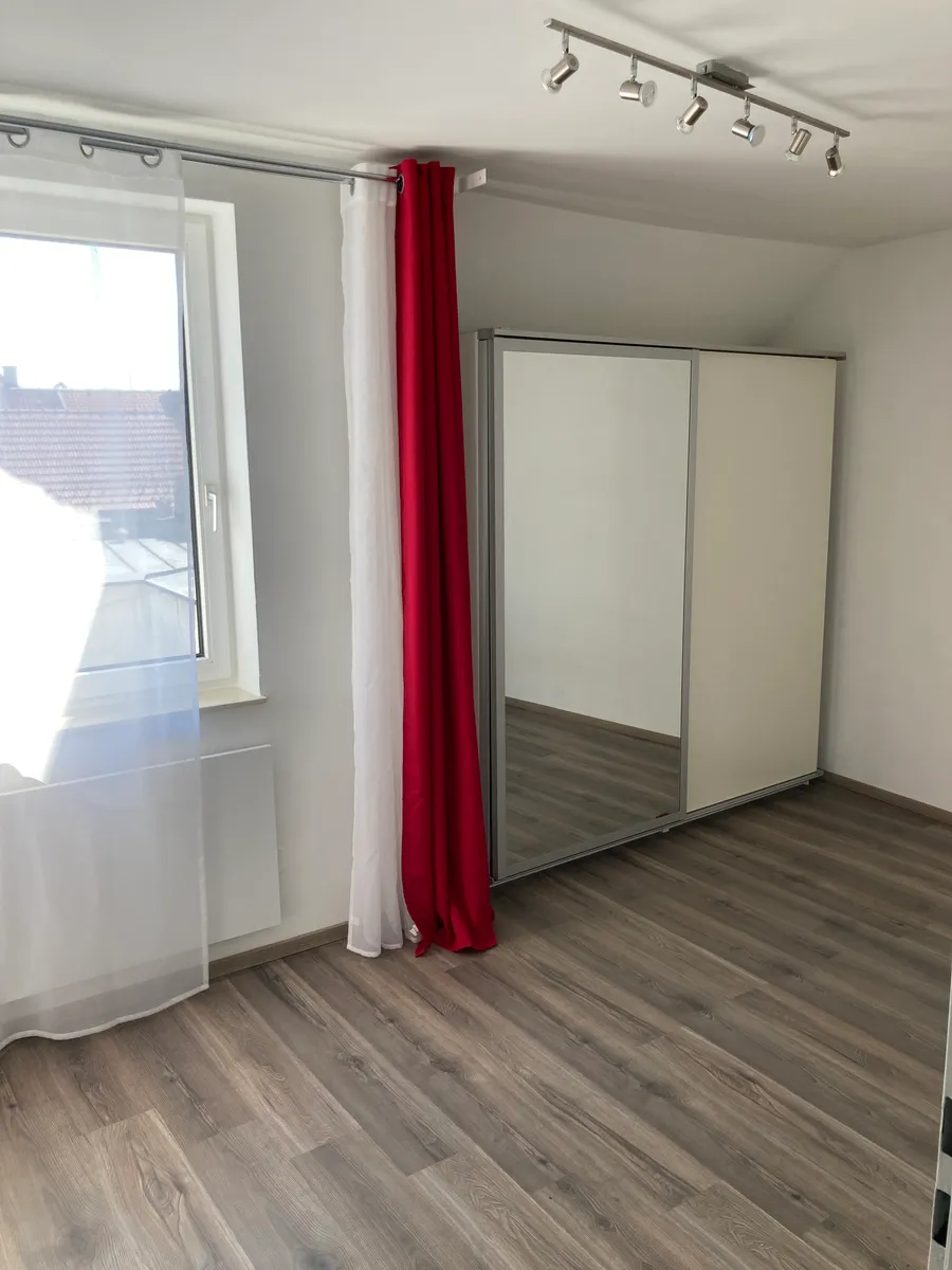 Dachgeschosswohnung im Stadtzentrum Tulln - provisionsfrei & teilmöbliert - Ansicht 3