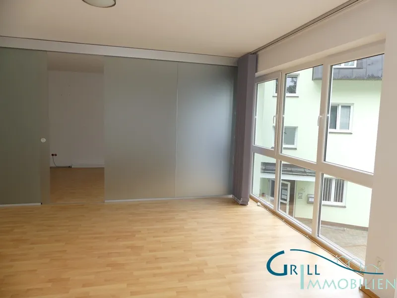 GERÄUMIGE MIETWOHNUNG / LOFT DIREKT IM ZENTRUM - Ansicht 2