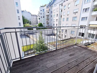 BELVEDERE-NÄHE, sonnige 75 m2 Altbau mit Balkon, 2 Zimmer, Küche, Wannenbad, Parketten, Ruhelage, Keilgasse