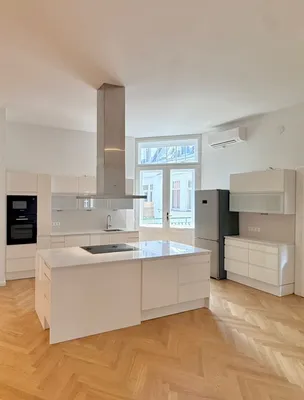 Erstbezug nach Generalsanierung ab 01.10.2026 - Exklusive Altbauresidenz mit 5 Zimmern, Balkon & hochwertiger Luxusausstattung – Bild 3