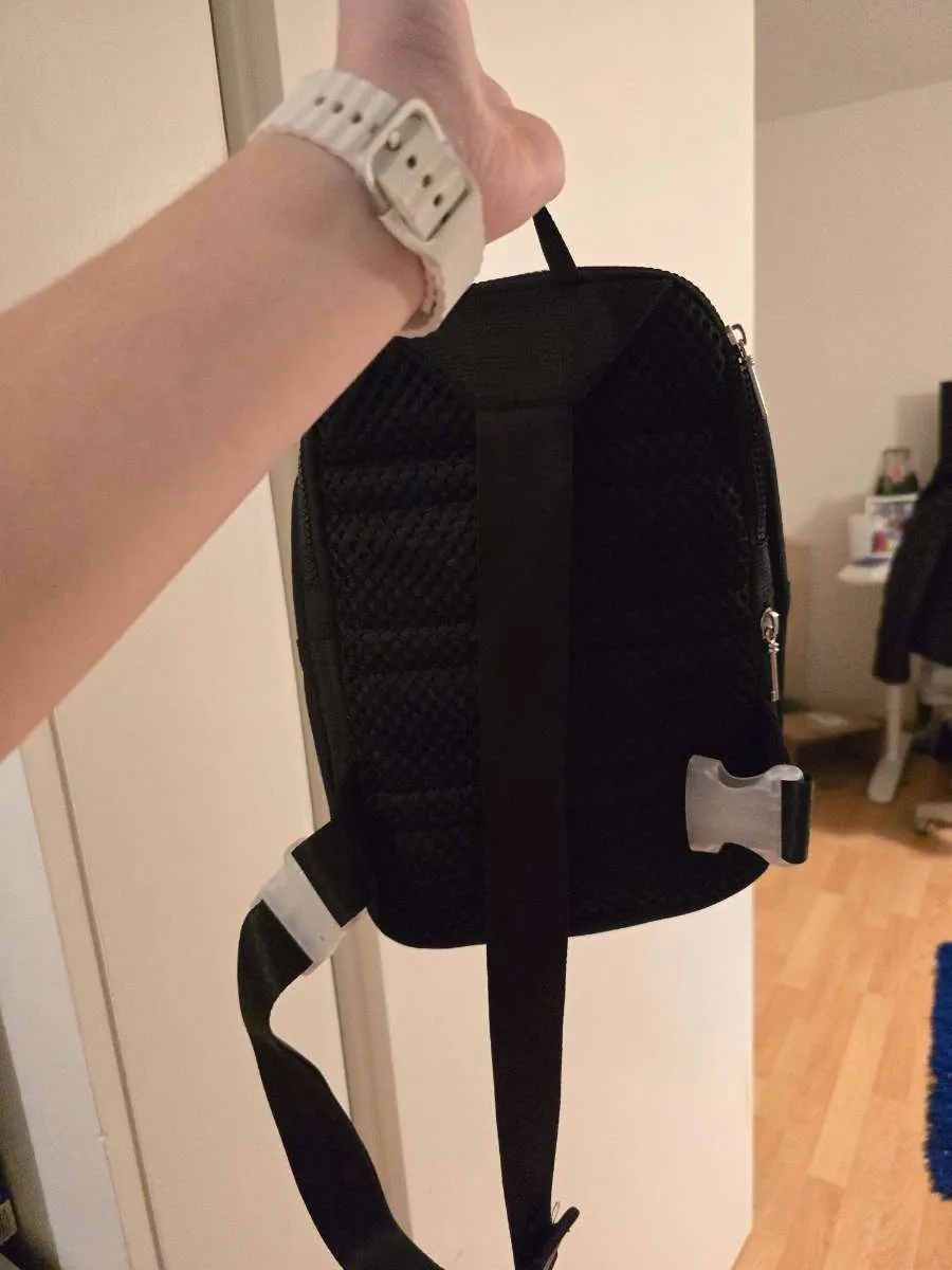 ATEEZ - OFFICIAL LIGHTINY SLING BAG l KPOP, € 30,- (6850 Dornbirn