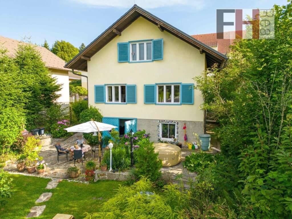 Gepflegtes Haus mit Charme und Flair auf traumhaftem Grundstück! – pohled 2