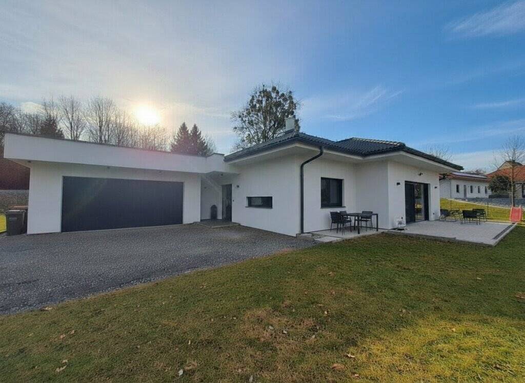 Ländliche Familienidylle -moderner Bungalow mit KOMFORT, sonnige Lage-große Terrasse, Garten und Doppelgarage - Widok 2