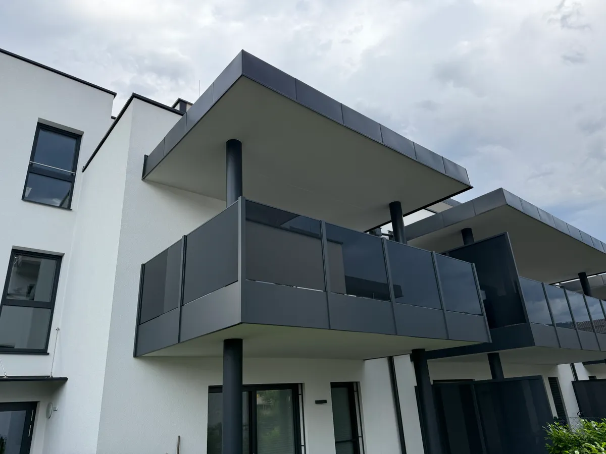 Provisionsfrei/ no commission: 2-Zimmer Wohnung mit Balkon & TG/2-Room APT with balcony incl. PG - Nähe/ Close Infineon – pohled 3