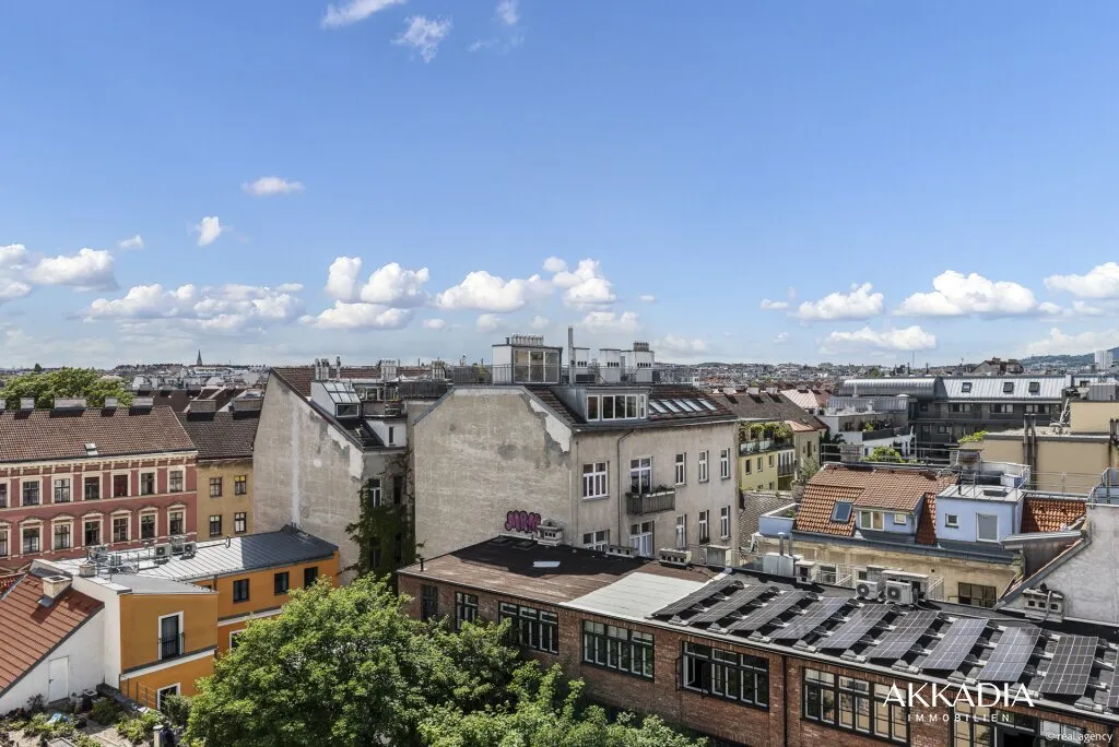 Stilvolle Dachgeschoss-Maisonette mit Galerie und drei Freiflächen - Ansicht 3