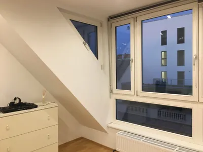 Dachterrassen-Wohnung mit Parkblick für 6 Monate zur vermieten – Bild 3