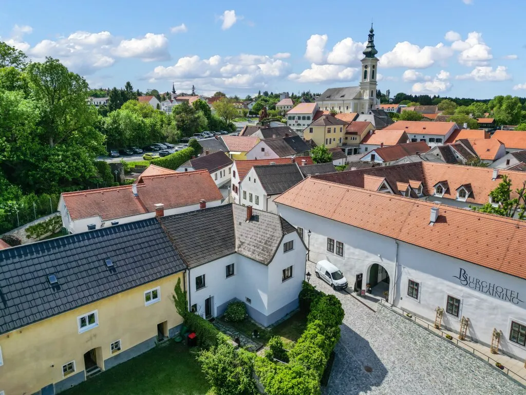 Charmantes Stadthaus mit Gartenidylle, Whirlpool, historischem Charakter & Burgblick - Ansicht 3