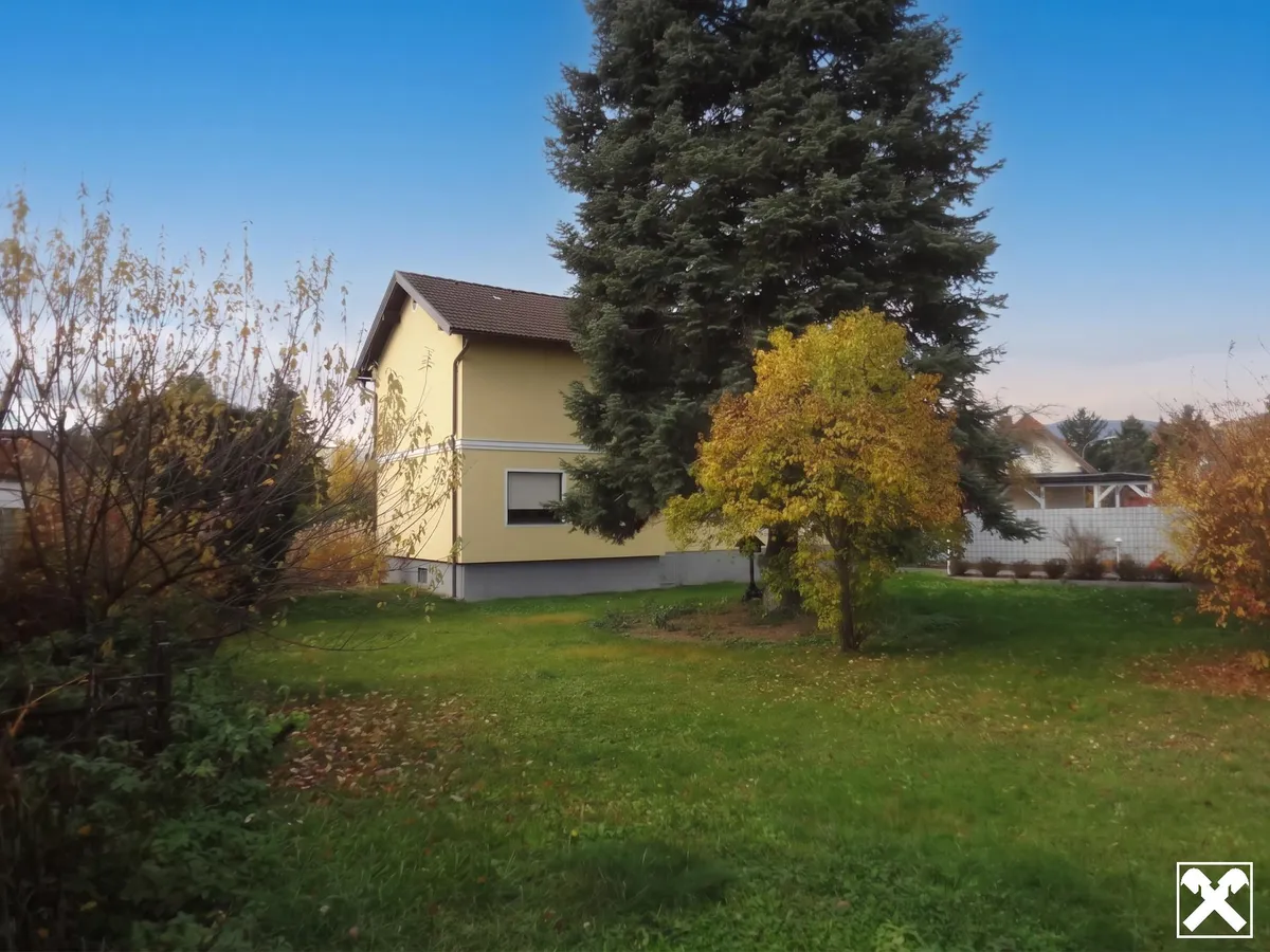 GEDIEGENES HAUS MIT ZWEI WOHNEINHEITEN UND GROSSEM GARTEN! - Ansicht 3
