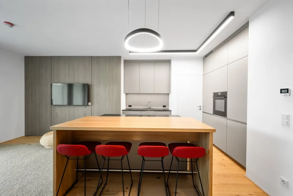 Exklusives Wohnen im Grünen - Möblierte Wohnung mit Terrasse und Garten und Gemeinschaftspool - Ansicht 2