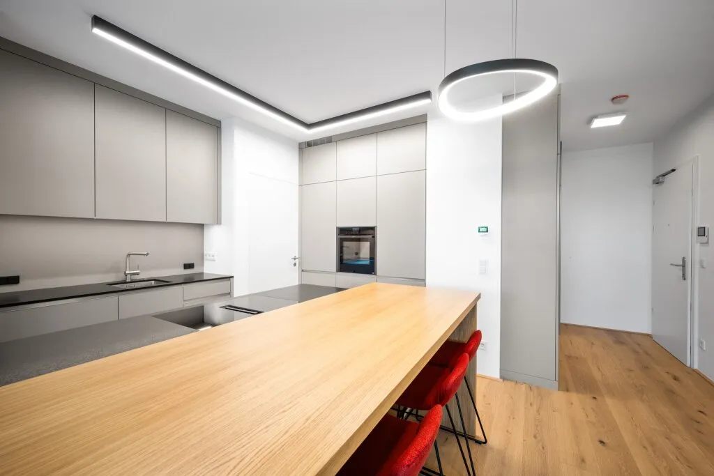 Exklusives Wohnen im Grünen - Möblierte Wohnung mit Terrasse und Garten und Gemeinschaftspool - Ansicht 3