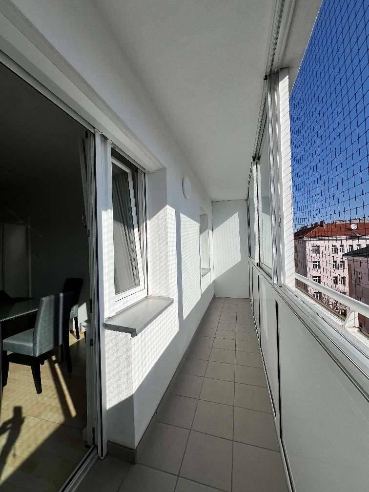 Zentrumsnahe 3 Zimmerwohnung mit Loggia - WG geeignet – pohled 2