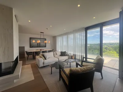 Luxuriös komplett möbliertes Penthouse mit Blick auf Schloss Schönbrunn und Hotelservice