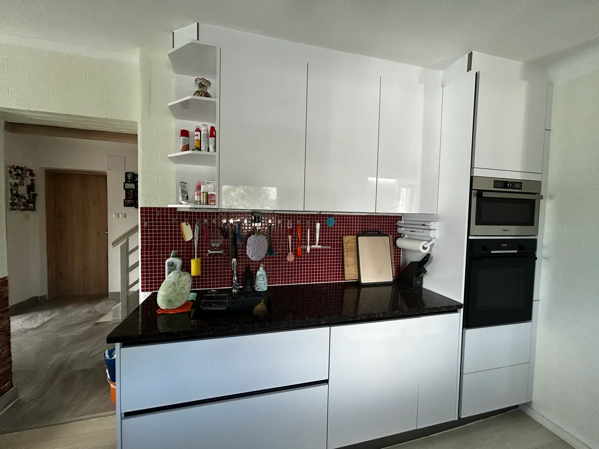 Einfamilienhaus mit 1.347 m² Grundstück, Lagergebäude und Entwicklungspotenzial in Klagenfurt - Widok 3