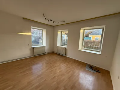 Haus mieten in Neunkirchen – 134 m², € 999 – Bild 2 von 14