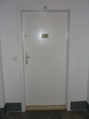 PROVISIONSFREI für den Mieter! Dresdnerstraße bei U6, Altbaumiete 42m², Studenten bevorzugt! – Bild 2