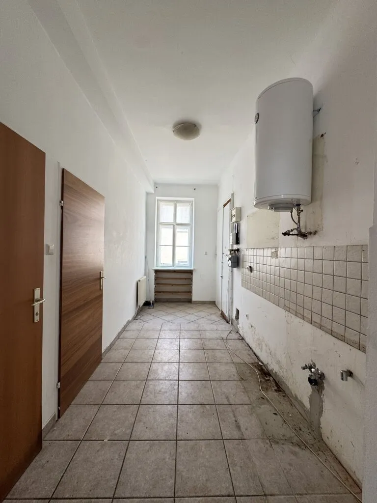 Altbau Juwel mit Potenzial - Ruhige Lage trifft historischen Charme - Ansicht 3